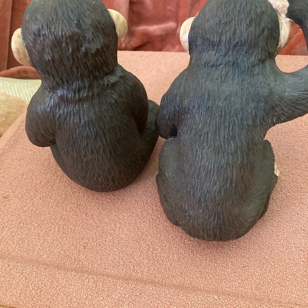 Adorable ceramic monkeys hand painted in pristine condition - Picture 5 of 6